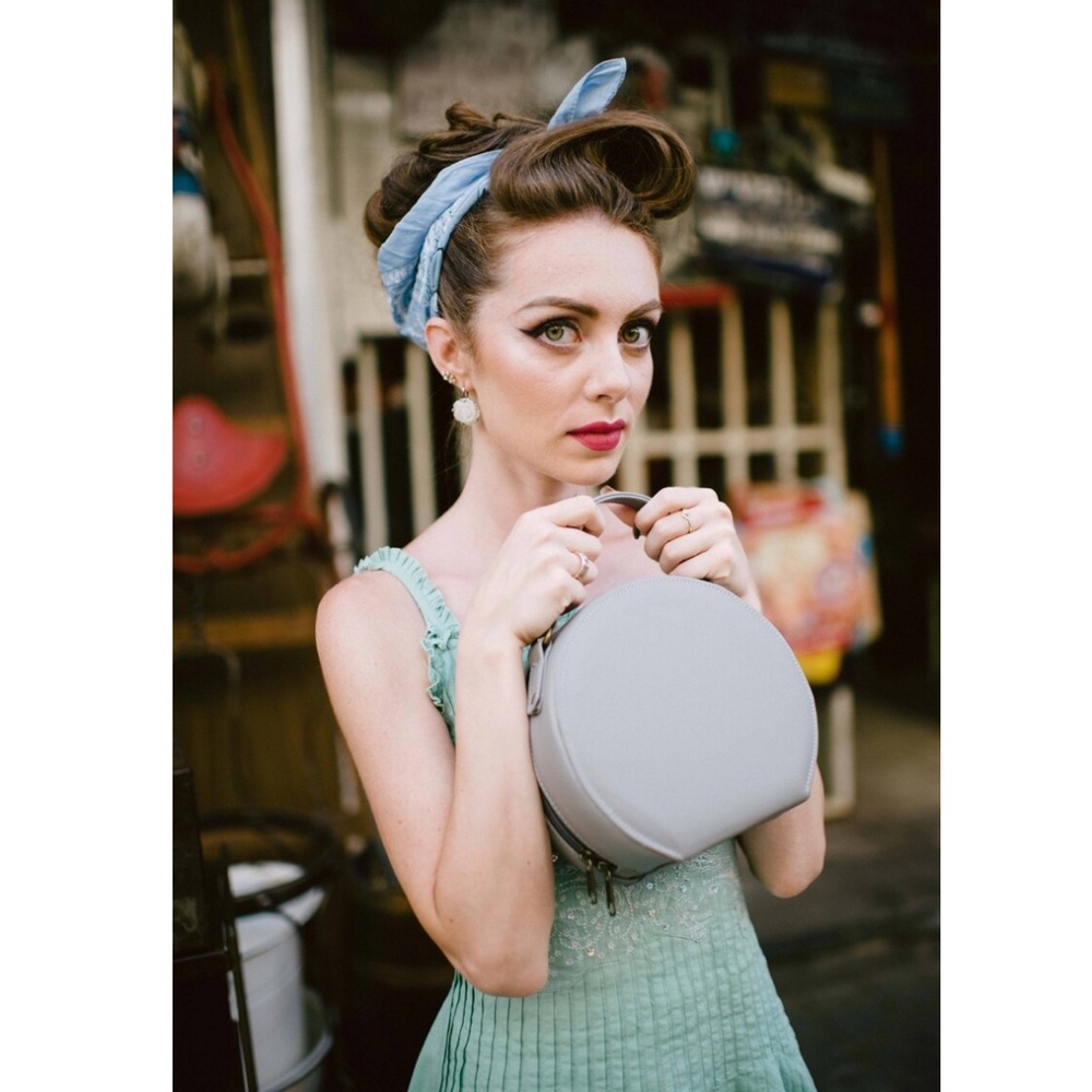 Crossbody Macaron Bag - Handmade (dove grey)